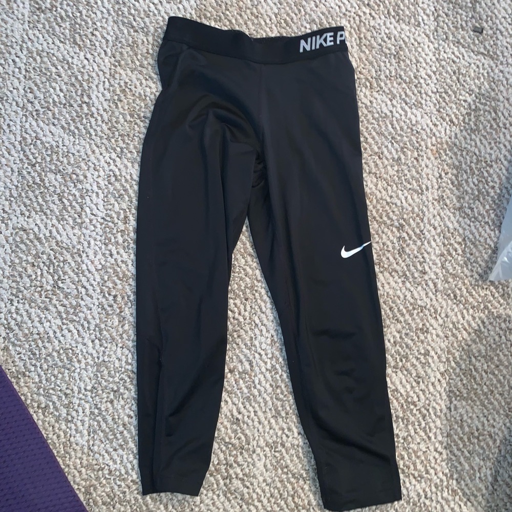 Nike pro cropped workout leggings